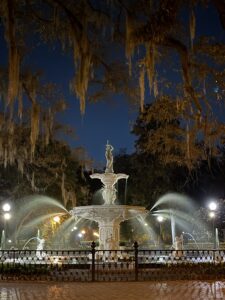 Forsyth Park Fountain with green water in Savannah
