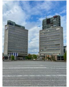 Spomenik Revolucije Square Ljubljana