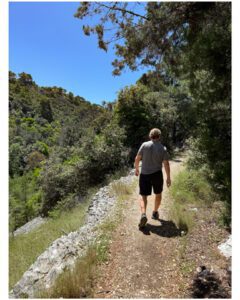 The walk in to Blaca Hermitage